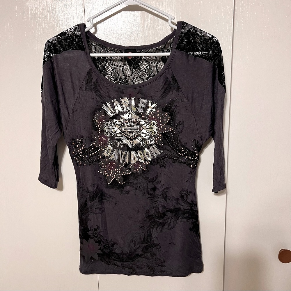 Harley Davidson shirt. Women’s Harley Davidson shirt.
